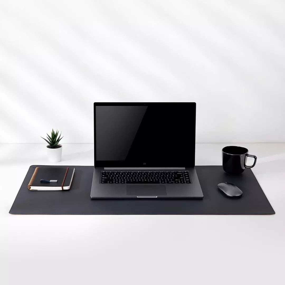 Minimal XXL Desk Mat – Premium Workspace